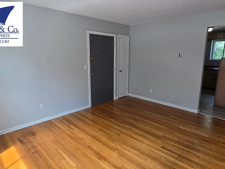 5 Waldemar Ave #2 — Photo 4