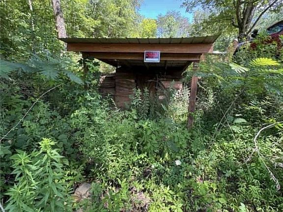 15th image of 203 Hurricane Creek Dr