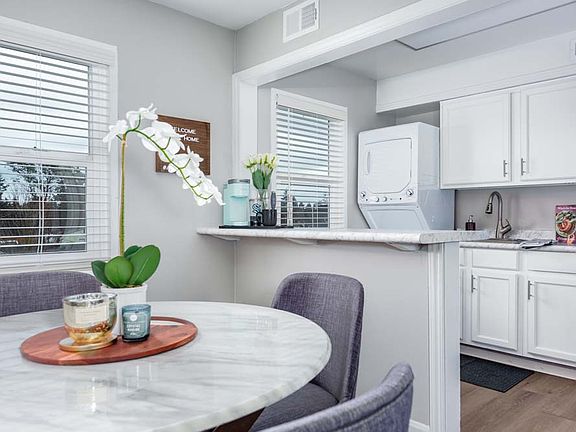 3rd image of 14001 Ambaum Blvd SW #171