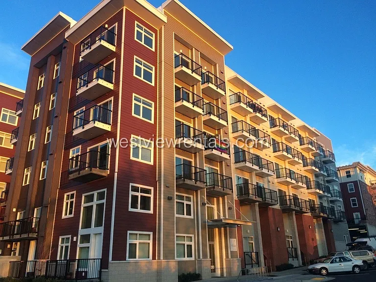 203 E Laurel St — Photo 1
