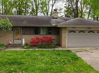 5229 Evergreen Dr, North Olmsted, OH 44070