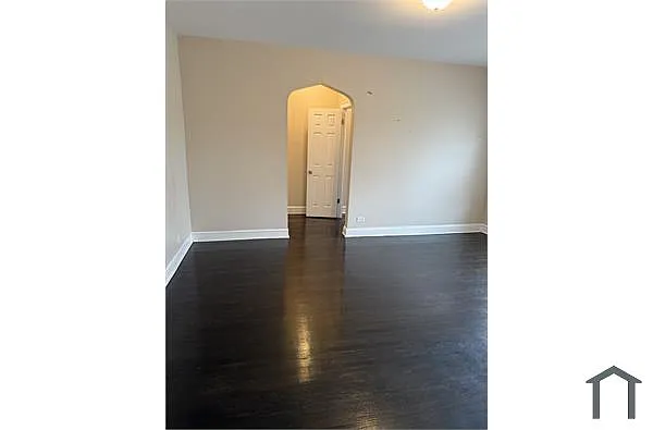 Building Photo - 8502 S Stony Island Ave #2A