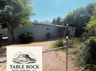 2072 2nd Ave, Gold Hill, OR 97525