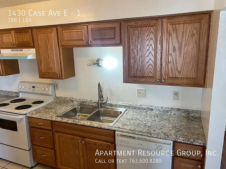 1430 Case Ave E #1 — Photo 5