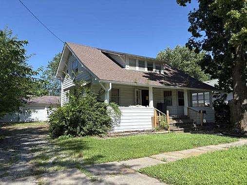 3rd image of 312 N Johnson St