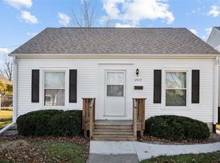 2015 F Ave NE, Cedar Rapids, IA 52402