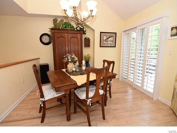 Dining room.