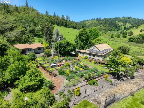 1262 Kester Rd, Roseburg, OR 97470