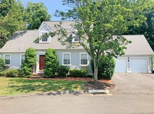 30 Rosebud Dr #30, Trumbull, CT 06611