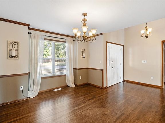 3rd image of 4417 NE Blue Jay Dr