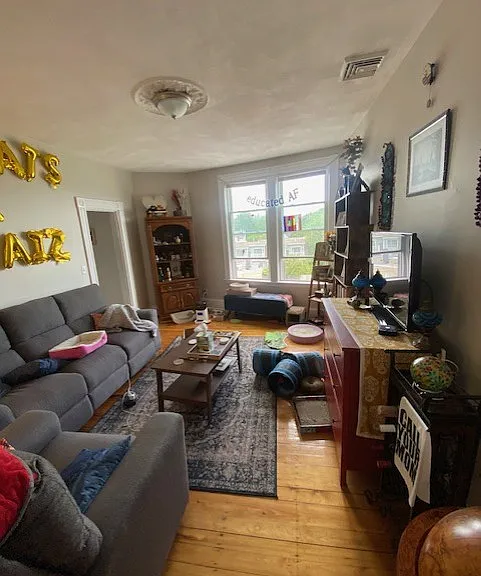 10 Belmont St #8 — Photo 3