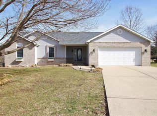 2300 Field Point Dr, Maryville, IL