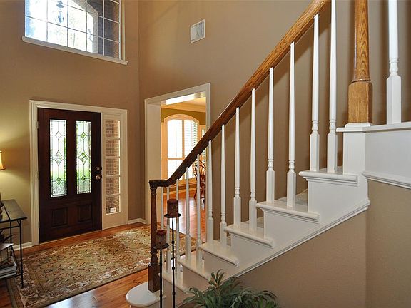 4th image of 3615 Clover Creek Dr
