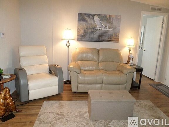 3rd image of 73 Hewlett Dr