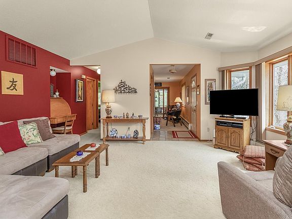5th image of 2569 Sumac Cir