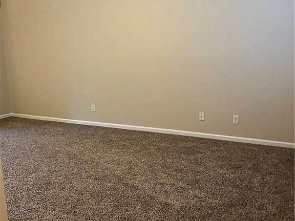 3rd image of 385 Abbey Dr