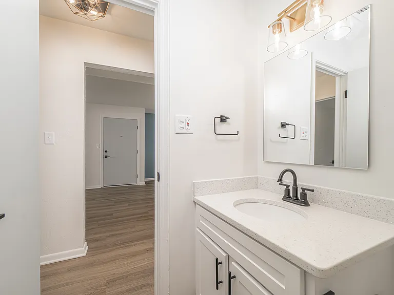 Ocean Air Apartments — Photo 22