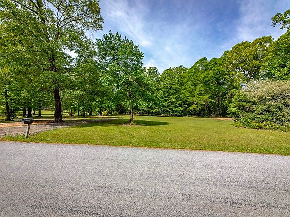 4th image of 374 Becca Rd