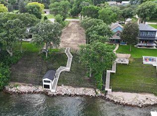 2204 Manhattan Blvd, Spirit Lake, IA 51360