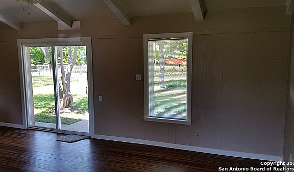 5th image of 5047 Hershey Dr