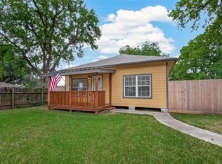 1511 W Dumble St, Alvin, TX 77511