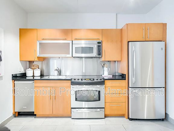 5th image of 1133 14th St NW APT 208