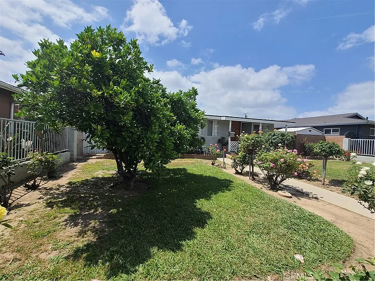 20340 Sherman Way — Photo 6
