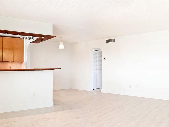 2nd image of 631 Jefferson Ave APT 504