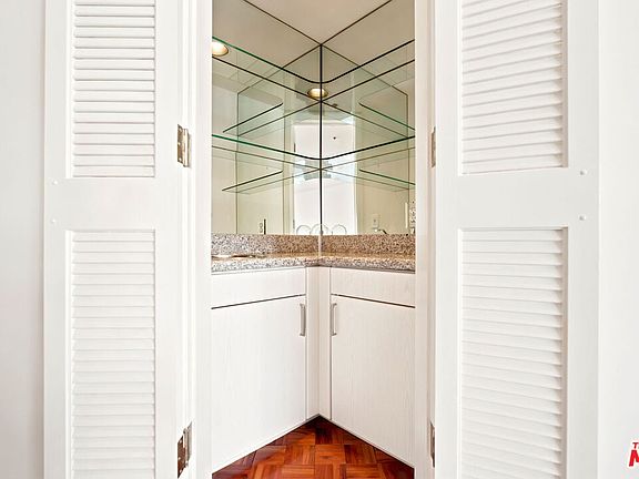 4th image of 10724 Wilshire Blvd APT 1104