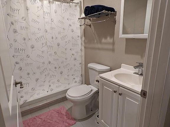 5th image of 3332 W St APT A