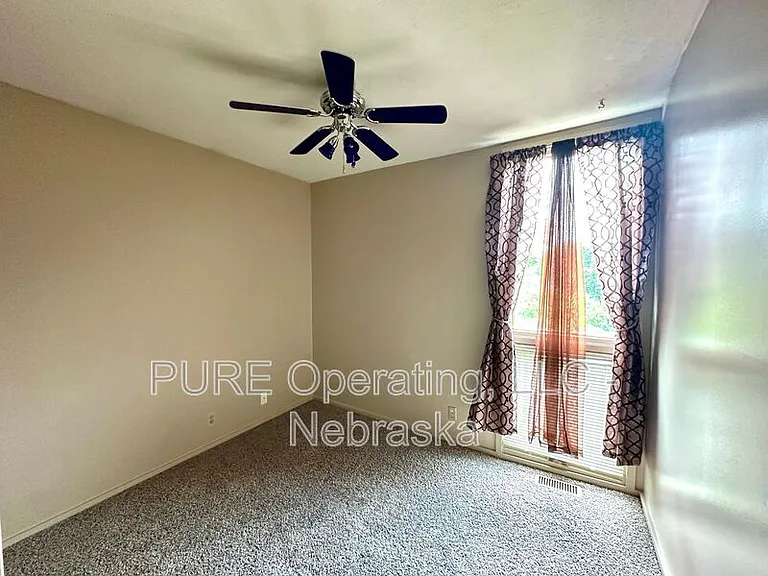 1631 N 109th Plz — Photo 25