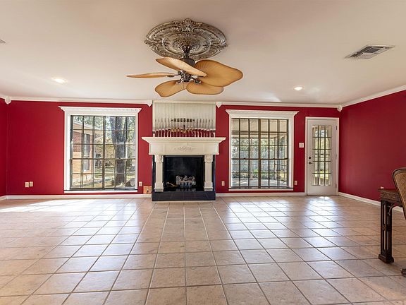 5th image of 1204 Azalea Dr