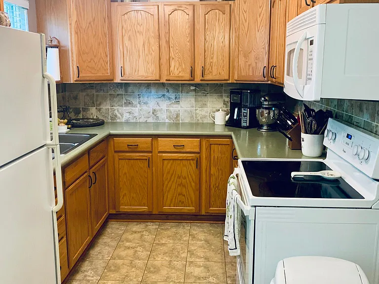 421 Lee Dr — Photo 8