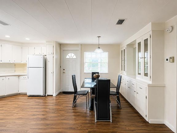 5th image of 656 Sun Ray Court