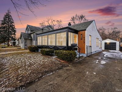 973 E Guthrie Ave, Madison Heights, MI, 48071