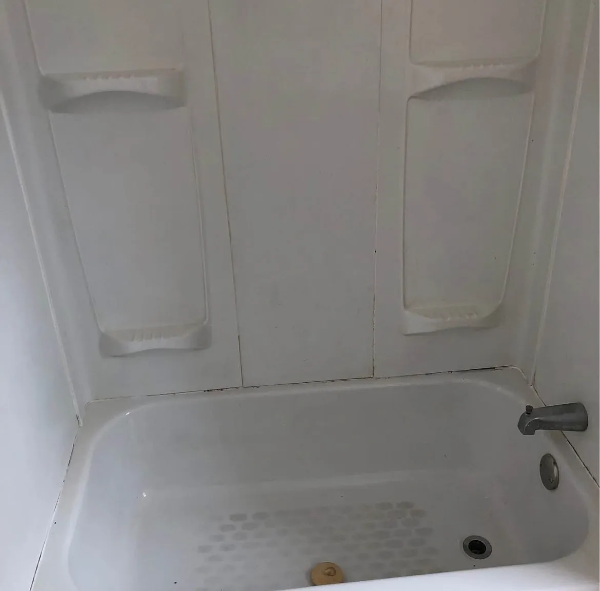 3 bed, 1200 sqft, $800 — Photo 1