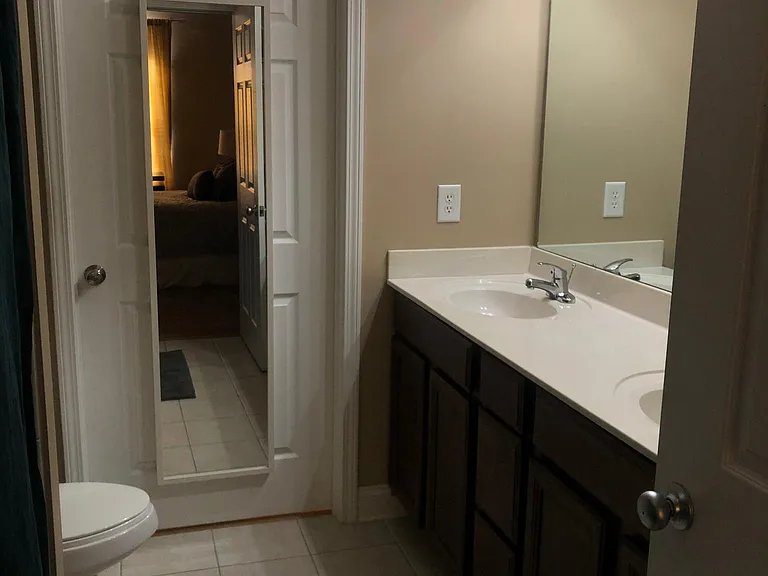 1000 E Woodlawn Rd #222 — Photo 9