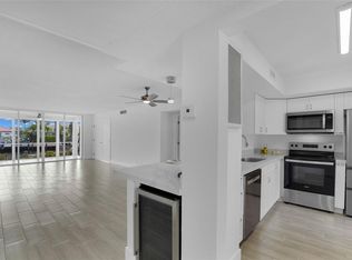 3000 NE 48th Ct APT 105, Lighthouse Pt, FL 33064