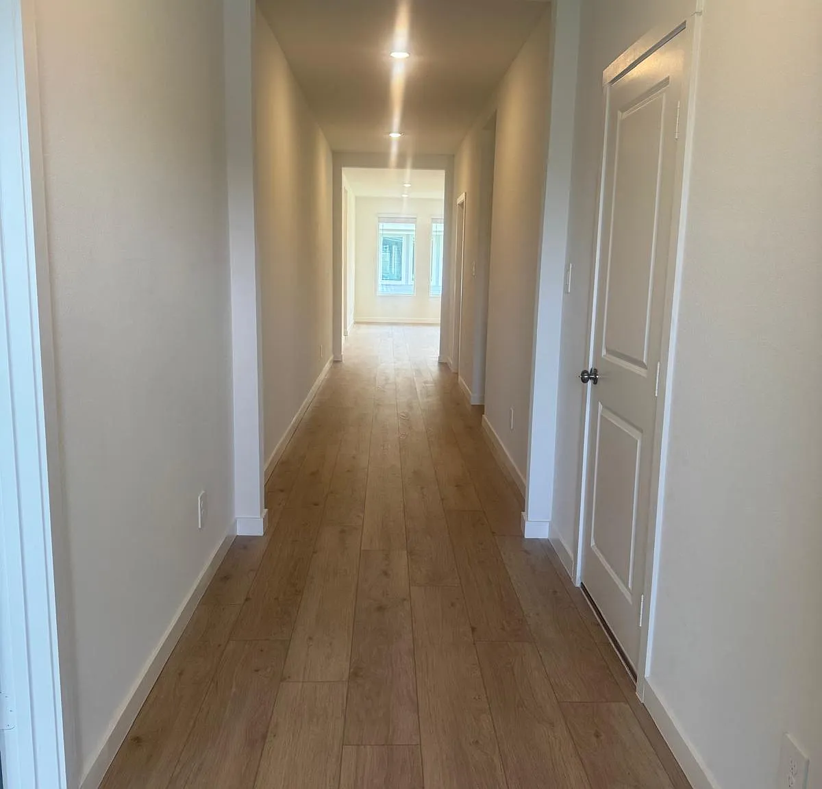 3 bed, 2366 sqft, $2,600 — Photo 2