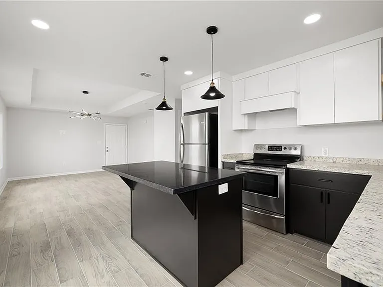3605 Fuerte Ave #1 — Photo 3
