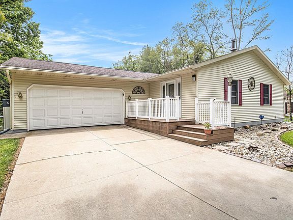 2nd image of 23035 Lake Shore Dr