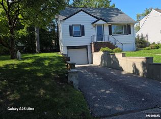 569 Center Ave, River Edge, NJ 07661