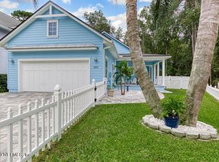 850 Paradise Ln, Atlantic Beach, FL 32233