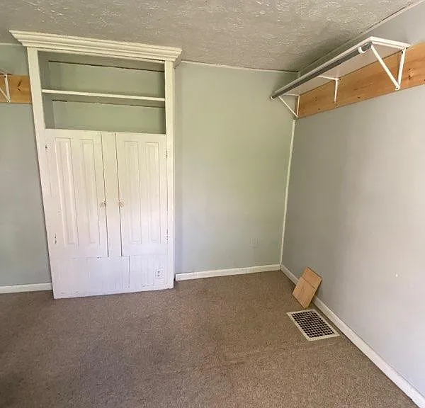 227 W Maple St — Photo 2