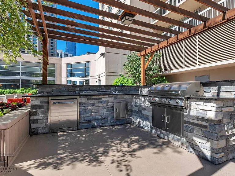 545 N Dearborn St #2503 — Photo 31