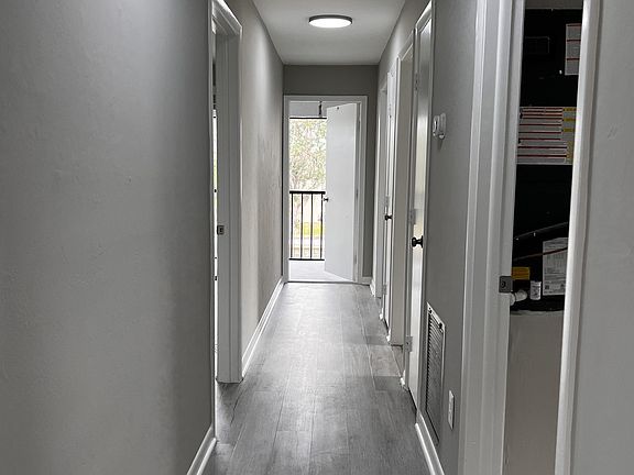 2nd image of 639 SE 13th Ave APT 117
