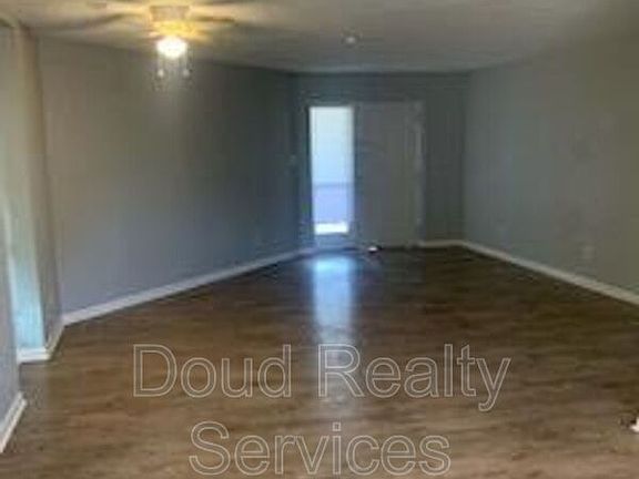 4th image of 300 Garcia Dr APT C