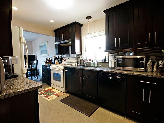 2nd image of 72 Washington Ave Floor 2