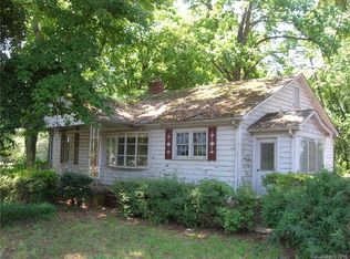 1501 W Sugar Creek Rd, Charlotte, NC 28262