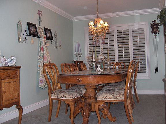 Formal Dining Room 